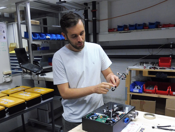 Stefan Schneider explains what is important for cabling connections on mobile machinery. Stefan Schneider explains what is important for cabling connections on mobile machinery.